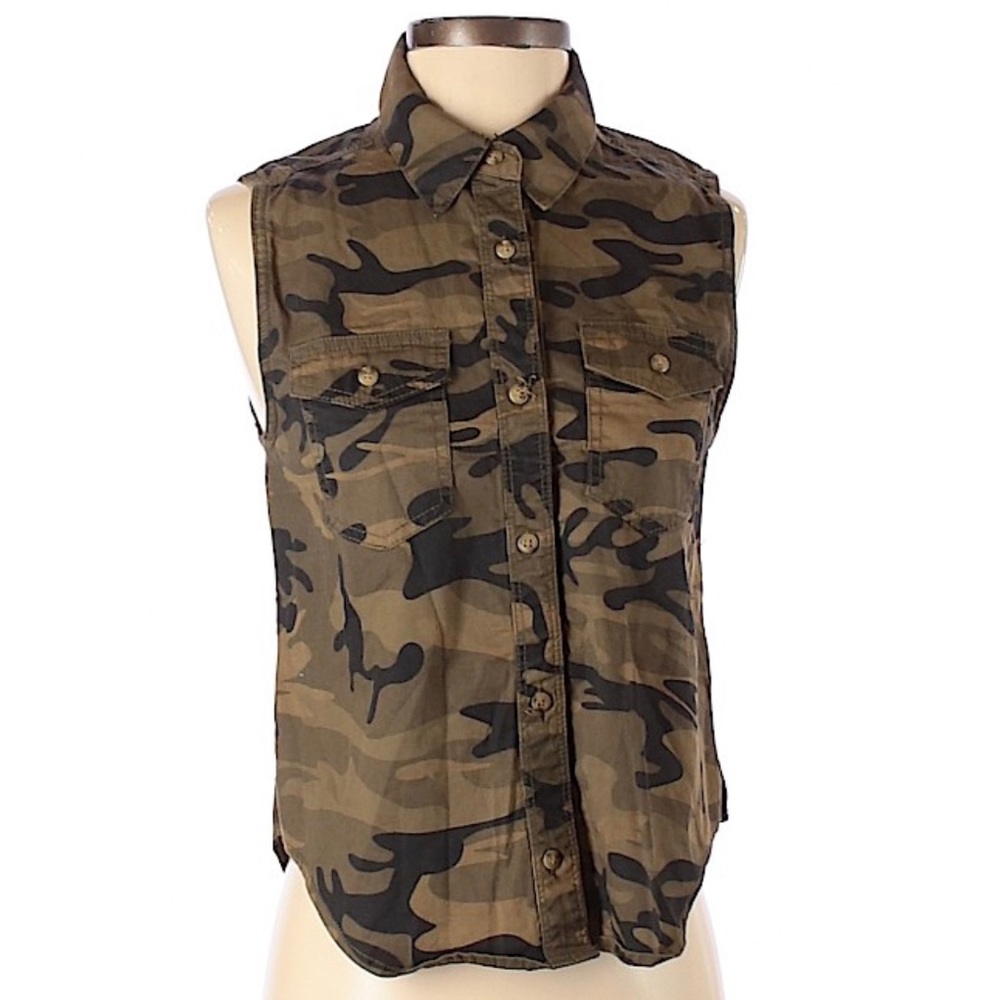 🍁 BDG Camo Print Sleeveless Button Down Dress
